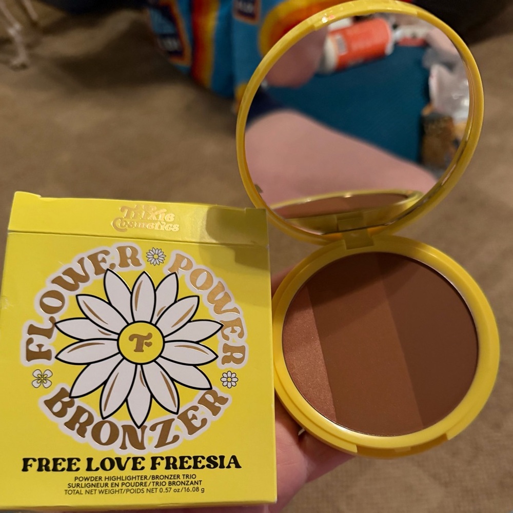 Trixie Cosmetics Flower Power Bronzer in shade "Free Love Freesia". New